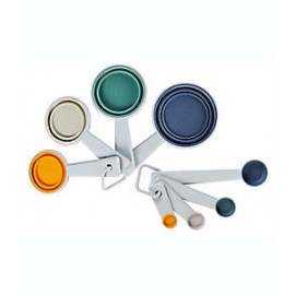 Set de tazas y cucharas medidoras de plástico Our Table™
