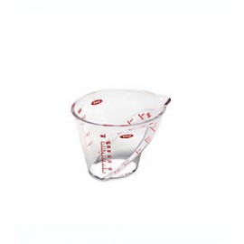 Mini taza medidora de tritán OXO Good Grips® angulada