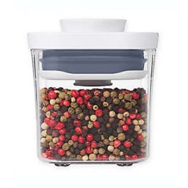 Contenedor de alimentos de plástico OXO Good Grips® POP de 189.27 mL
