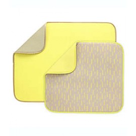 Tapetes escurridores de microfibra Simply Essential™ Geometric color amarillo/arena