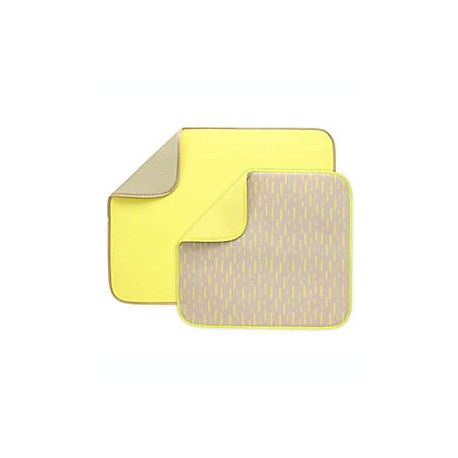 Tapetes escurridores de microfibra Simply Essential™ Geometric color amarillo/arena