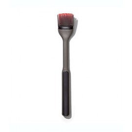 Brocha de silicona para parrilla OXO Good Grips® color gris