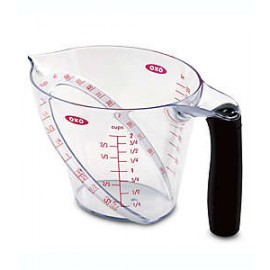 Taza medidora de tritán OXO Good Grips® angulada de 500 mL