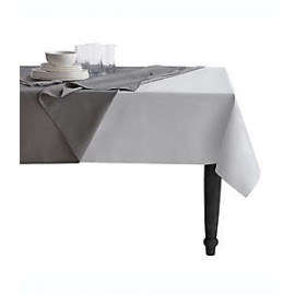 Protector de mesa rectangular de vinilo Simply Essential™ de 1.32 y 2.28 m