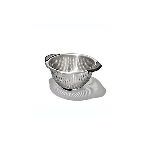 Colador de acero inoxidable OXO Good Grips® de 4.73 L