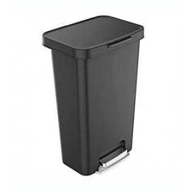 Bote de basura Squared Away™ rectangular con pedal